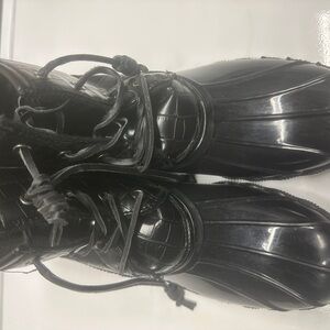 Seven7 Glossy Black Lace-Up Shoes